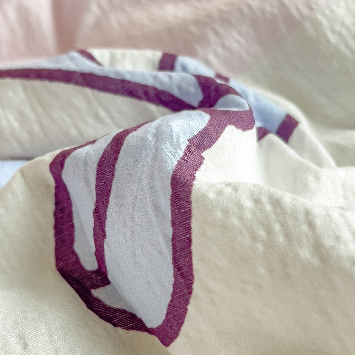 91家纺网 家纺一手货源 找家纺 好尚居 2026新款针织棉大版豆豆绒冬被被子被芯 莓朵兔