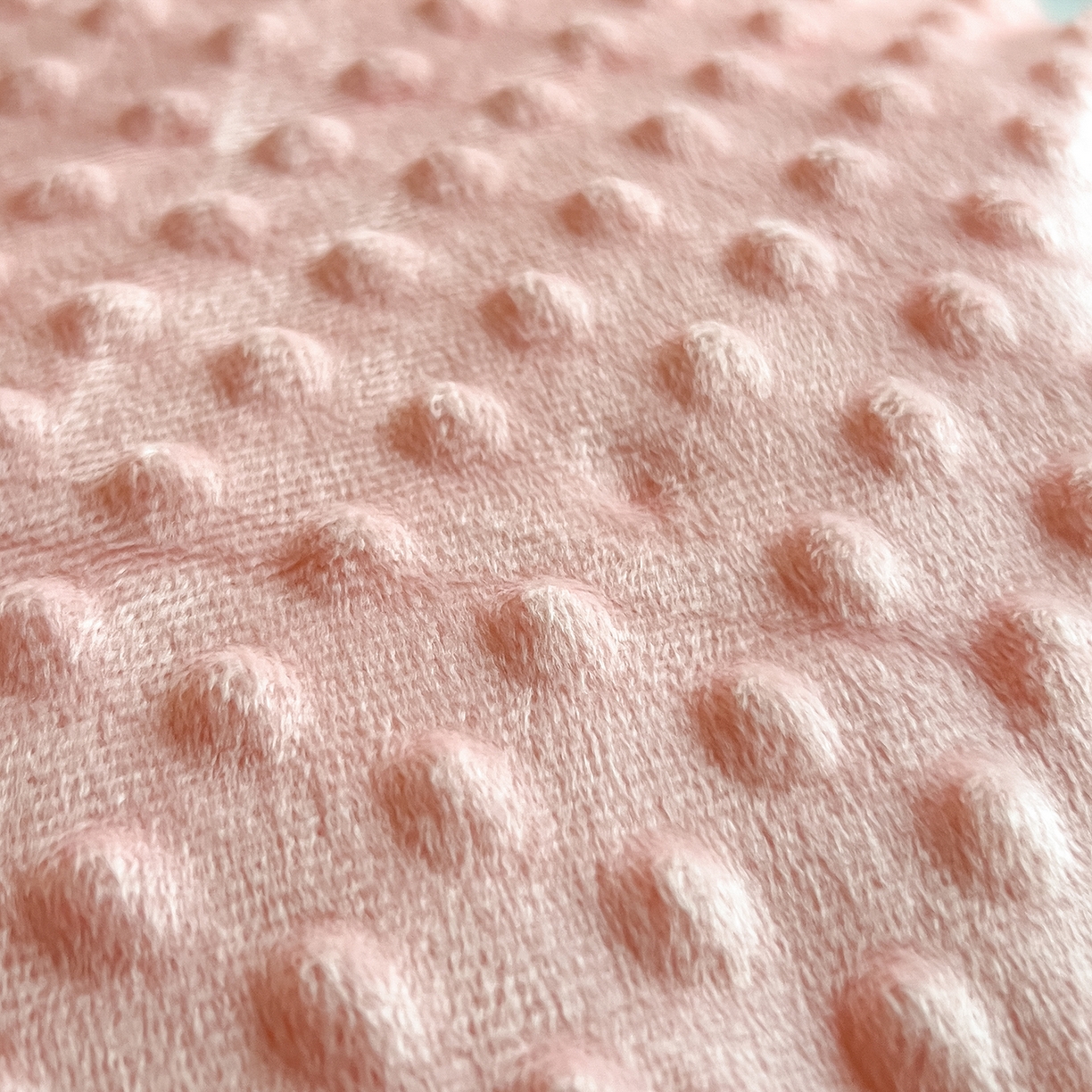 91家纺网 家纺一手货源 找家纺 好尚居 2026新款针织棉大版豆豆绒冬被被子被芯 莓朵兔