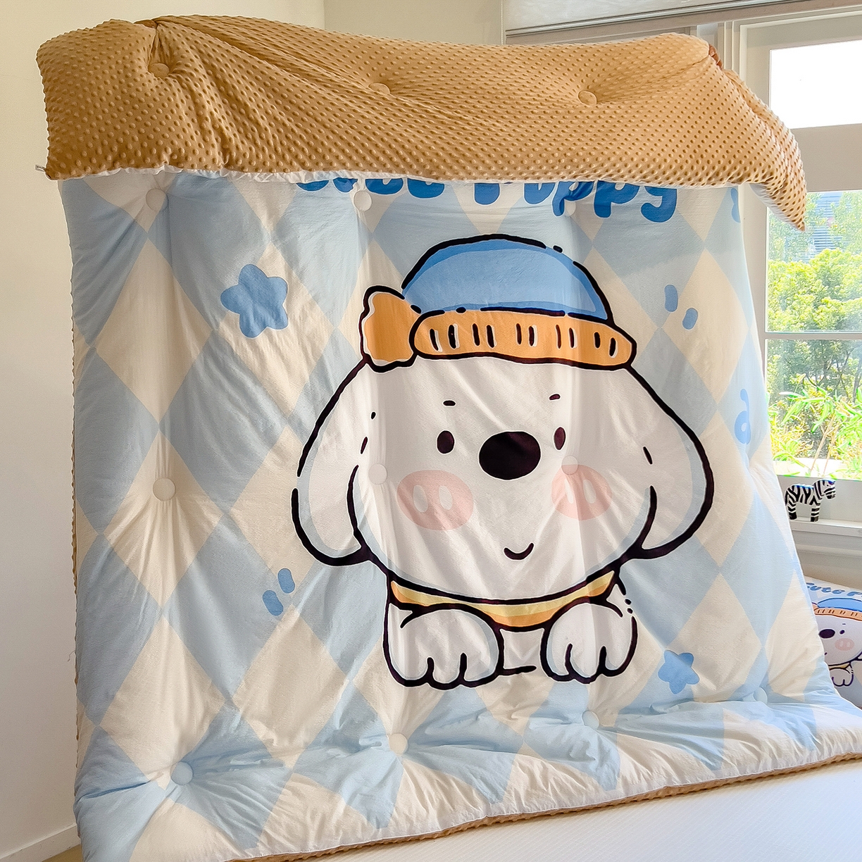 91家纺网 家纺一手货源 找家纺 好尚居 2026新款针织棉大版豆豆绒冬被被子被芯 呆萌小狗