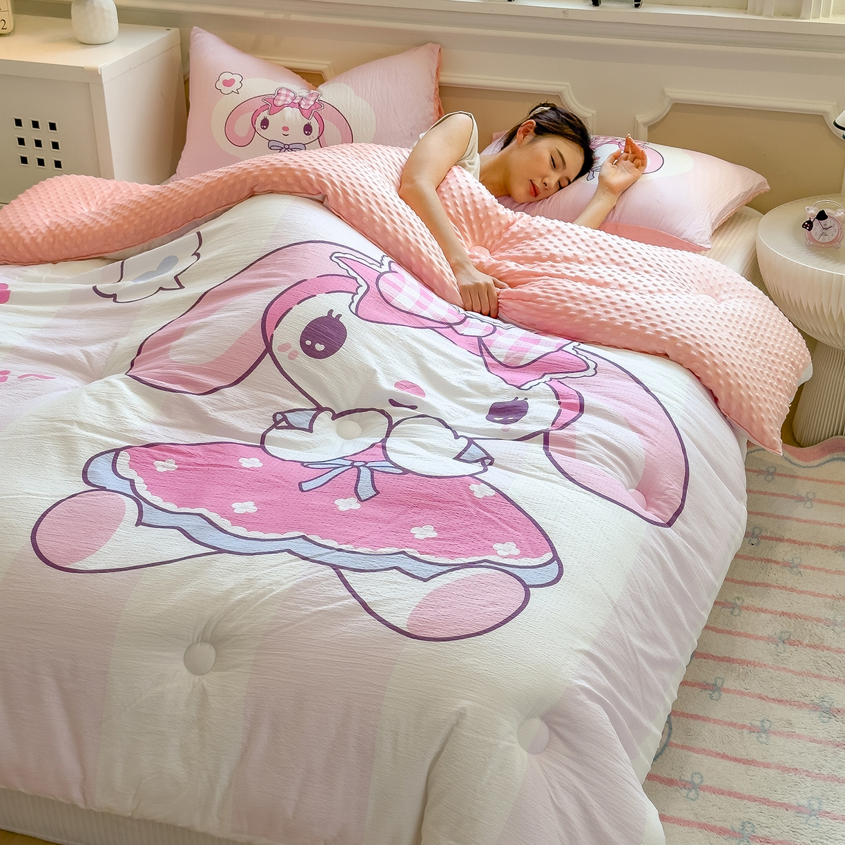 91家纺网 家纺一手货源 找家纺 好尚居 2026新款针织棉大版豆豆绒冬被被子被芯 莓朵兔