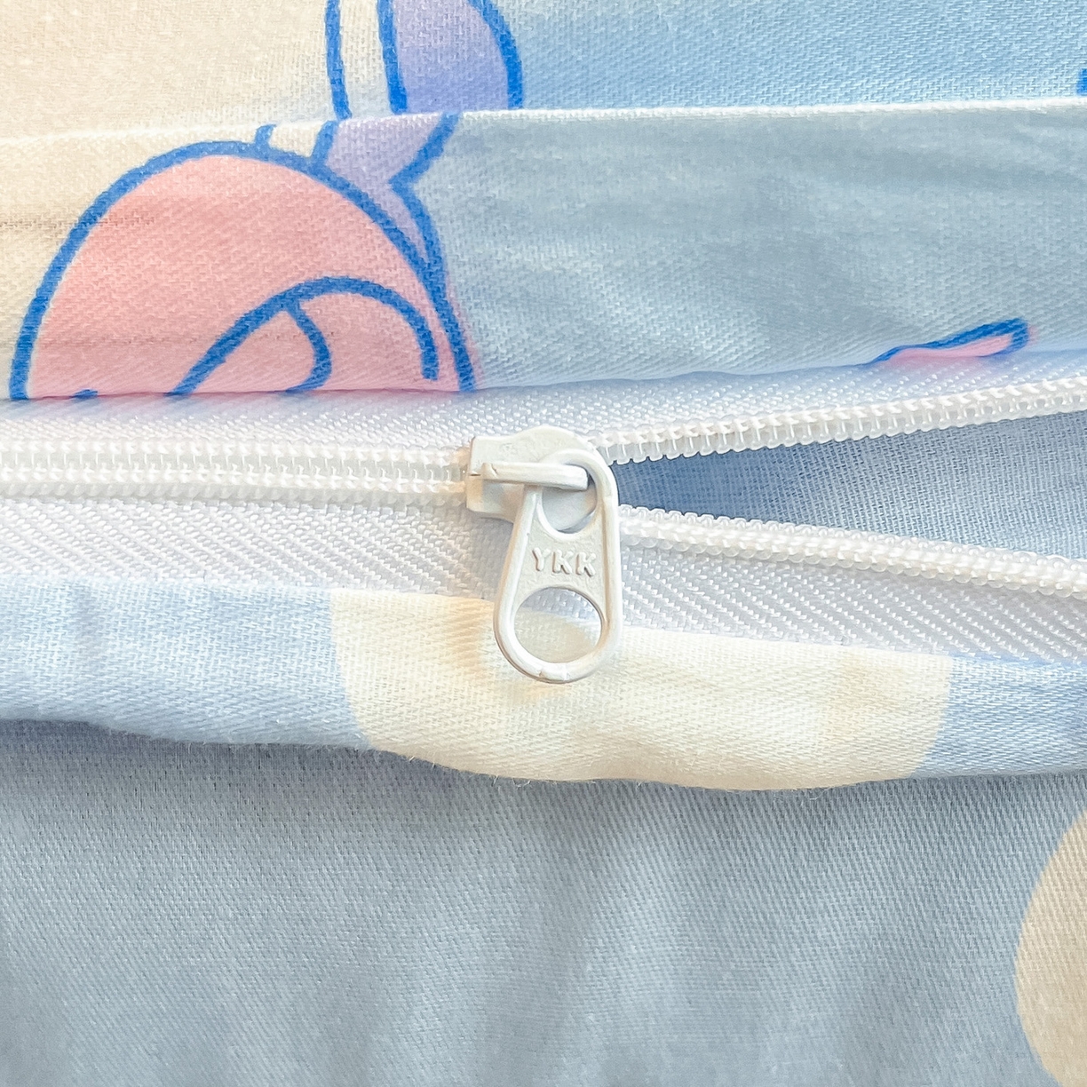 91家纺网 家纺一手货源 找家纺 暮思家居 2026新款正版授权三丽鸥全棉纯棉四件套系列-第一批 蓝色玉贵狗