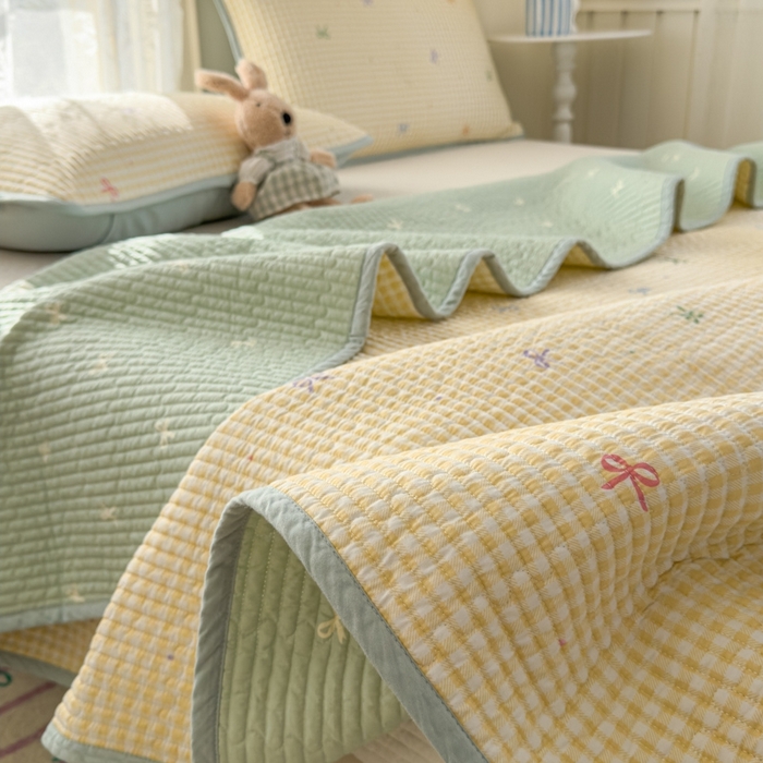 91家纺网 家纺一手货源 找家纺 茉夕家纺 2026新款春季双面纯棉印花单品床盖单件床盖 夏日恋格（黄）