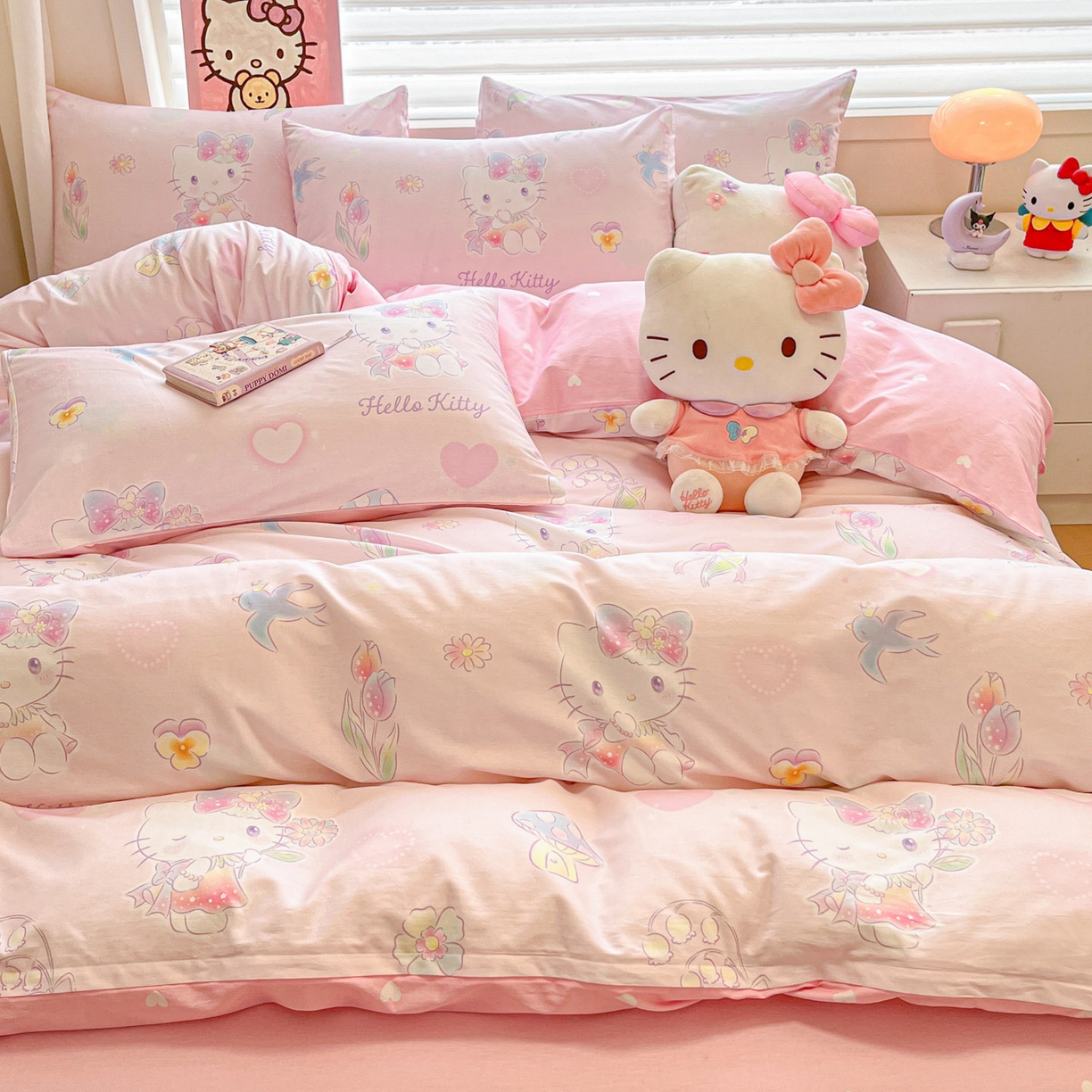 91家纺网 家纺一手货源 找家纺 暮思家居 2026新款正版授权三丽鸥全棉纯棉四件套系列-第一批 蘑菇凯蒂