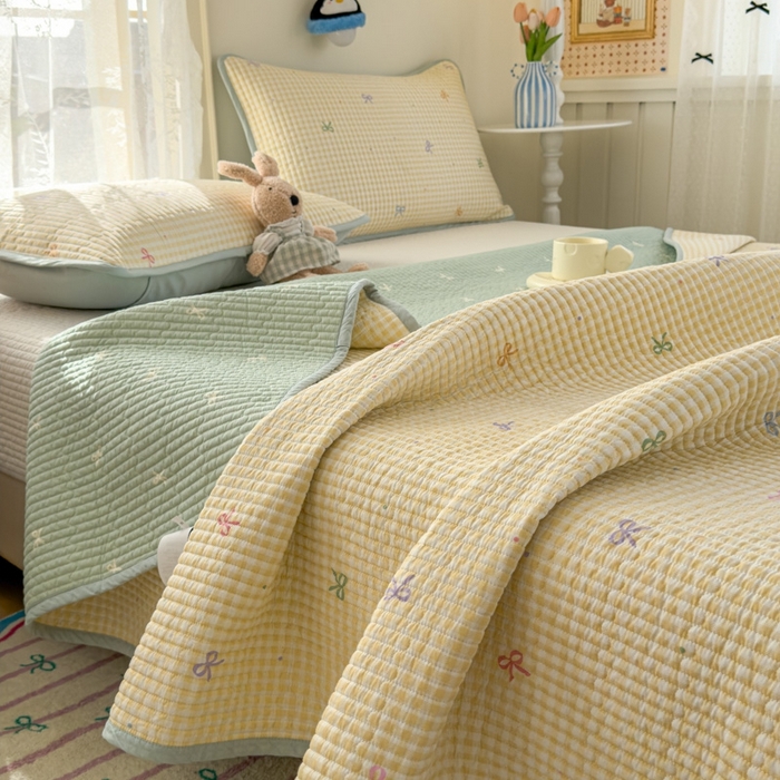 91家纺网 家纺一手货源 找家纺 茉夕家纺 2026新款春季双面纯棉印花单品床盖单件床盖 夏日恋格（黄）