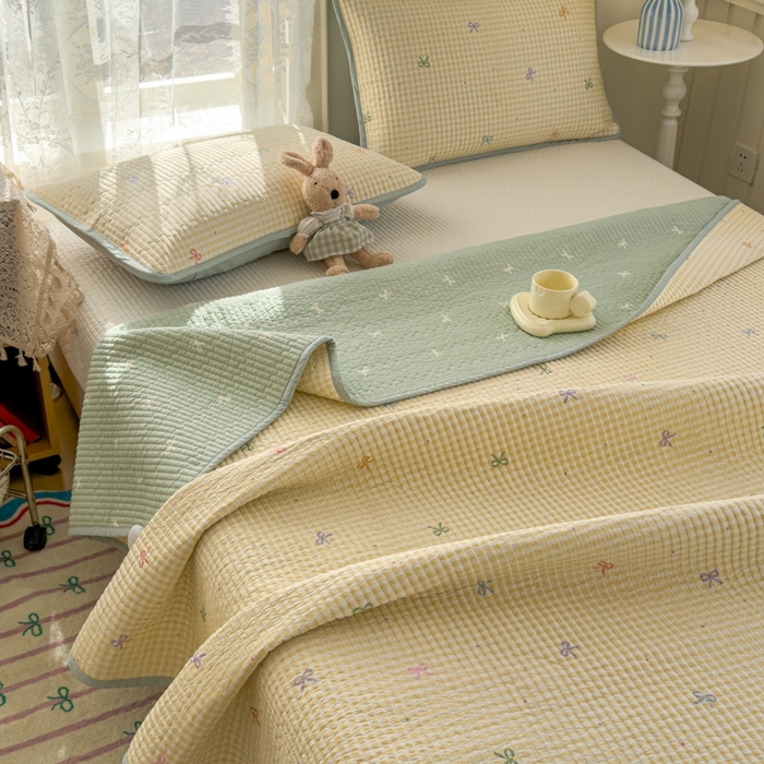 91家纺网 家纺一手货源 找家纺 茉夕家纺 2026新款春季双面纯棉印花单品床盖单件床盖 夏日恋格（黄）