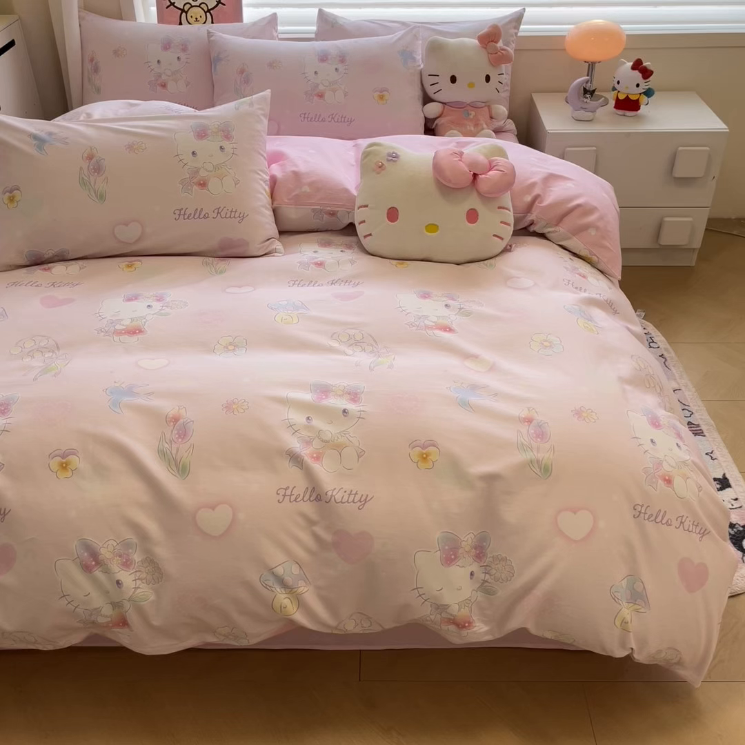 91家纺网 家纺一手货源 找家纺 暮思家居 2026新款正版授权三丽鸥全棉纯棉四件套系列-第一批 蘑菇凯蒂