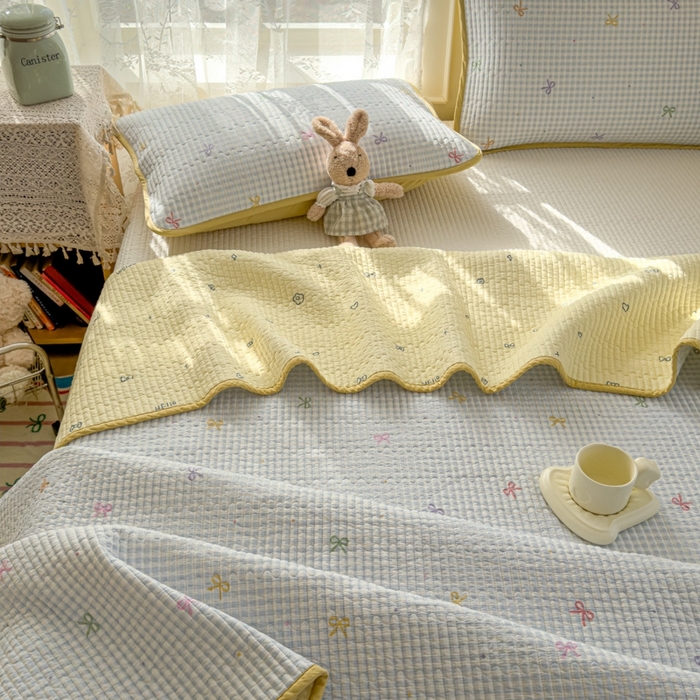 91家纺网 家纺一手货源 找家纺 茉夕家纺 2026新款春季双面纯棉印花单品床盖单件床盖 夏日恋格（蓝）