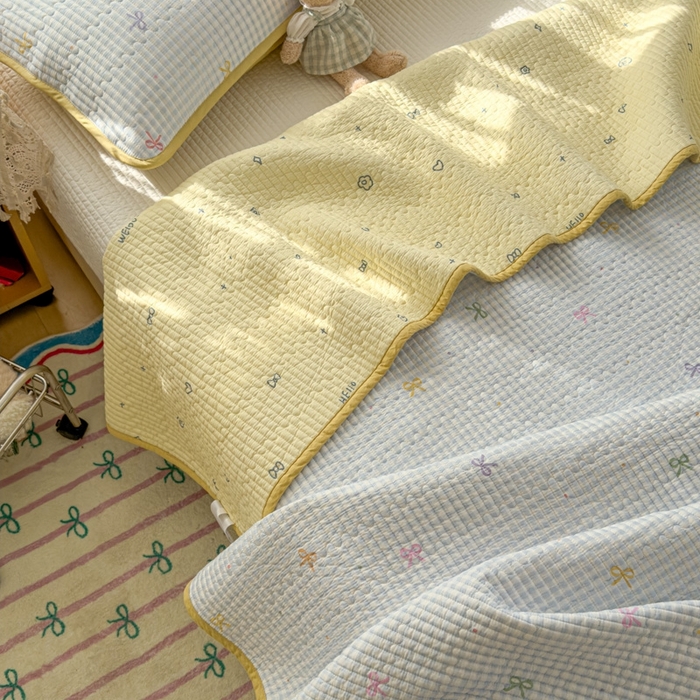 91家纺网 家纺一手货源 找家纺 茉夕家纺 2026新款春季双面纯棉印花单品床盖单件床盖 夏日恋格（蓝）