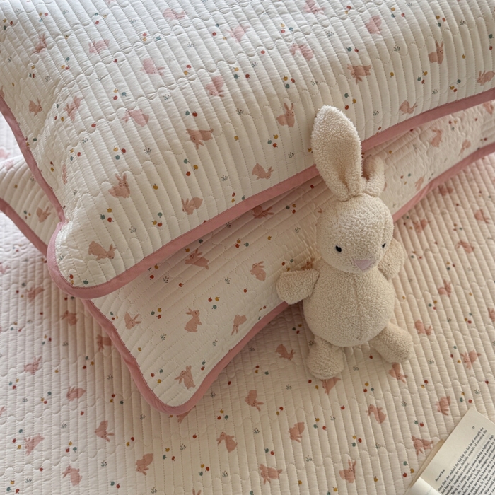 91家纺网 家纺一手货源 找家纺 茉夕家纺 2026新款春季双面纯棉印花单品床盖单件床盖 小粉兔