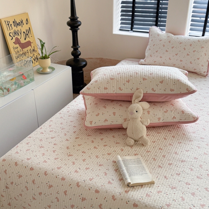 91家纺网 家纺一手货源 找家纺 茉夕家纺 2026新款春季双面纯棉印花单品床盖单件床盖 小粉兔