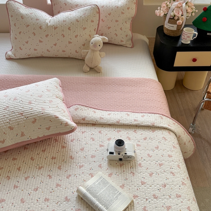 91家纺网 家纺一手货源 找家纺 茉夕家纺 2026新款春季双面纯棉印花单品床盖单件床盖 小粉兔