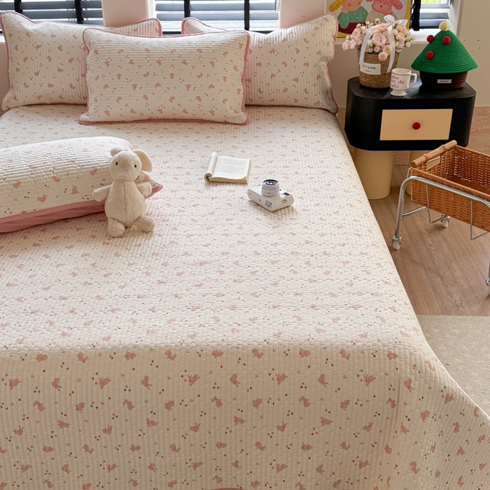 91家纺网 家纺一手货源 找家纺 茉夕家纺 2026新款春季双面纯棉印花单品床盖单件床盖 小粉兔