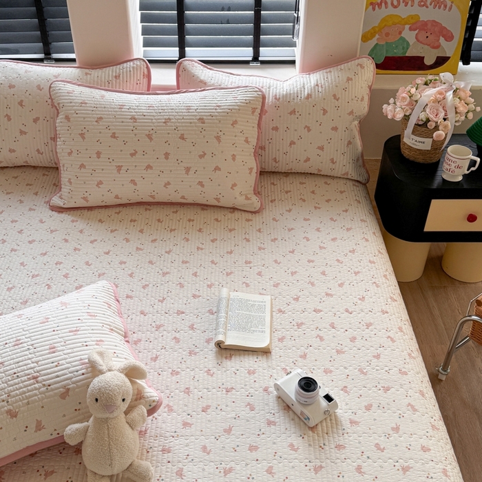 91家纺网 家纺一手货源 找家纺 茉夕家纺 2026新款春季双面纯棉印花单品床盖单件床盖 小粉兔