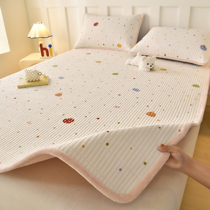 91家纺网 家纺一手货源 找家纺 悠米悠家 2026新款卡通棉拼绒夹棉床盖单品床盖床盖单件 甜趣南瓜