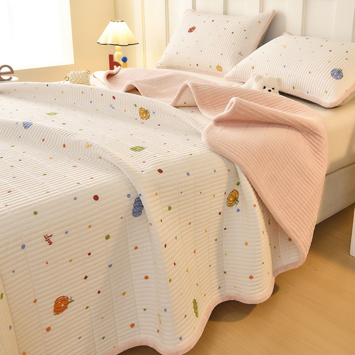 91家纺网 家纺一手货源 找家纺 悠米悠家 2026新款卡通棉拼绒夹棉床盖单品床盖床盖单件 甜趣南瓜