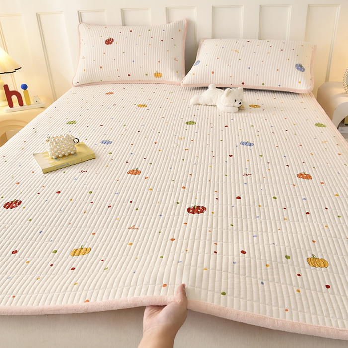 91家纺网 家纺一手货源 找家纺 悠米悠家 2026新款卡通棉拼绒夹棉床盖单品床盖床盖单件 甜趣南瓜