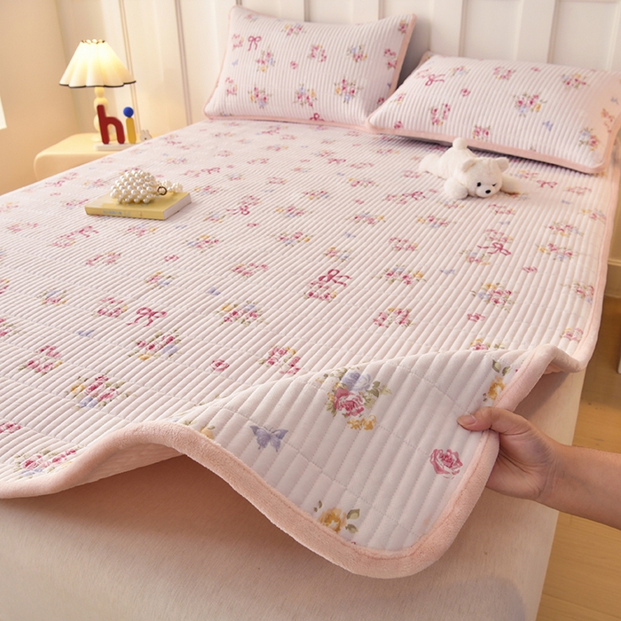 91家纺网 家纺一手货源 找家纺 悠米悠家 2026新款卡通棉拼绒夹棉床盖单品床盖床盖单件 蜜语甜梦