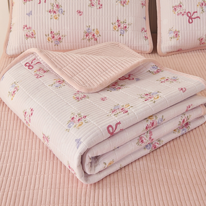 91家纺网 家纺一手货源 找家纺 悠米悠家 2026新款卡通棉拼绒夹棉床盖单品床盖床盖单件 蜜语甜梦