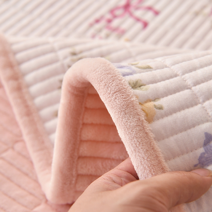 91家纺网 家纺一手货源 找家纺 悠米悠家 2026新款卡通棉拼绒夹棉床盖单品床盖床盖单件 蜜语甜梦