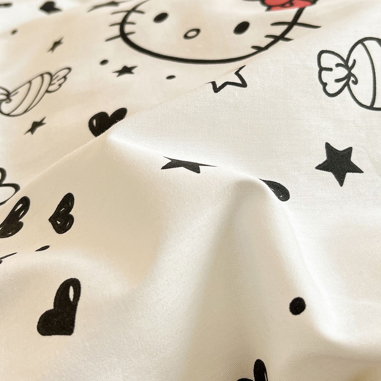 91家纺网 家纺一手货源 找家纺 暮思家居 2026新款正版授权三丽鸥全棉纯棉四件套系列-第一批 糖果KT