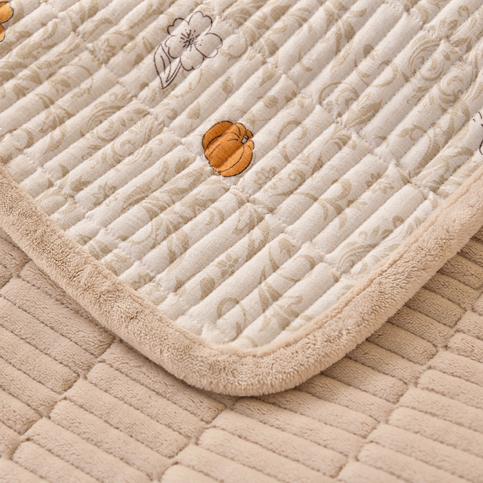 91家纺网 家纺一手货源 找家纺 悠米悠家 2026新款卡通棉拼绒夹棉床盖单品床盖床盖单件 蜜熊絮语