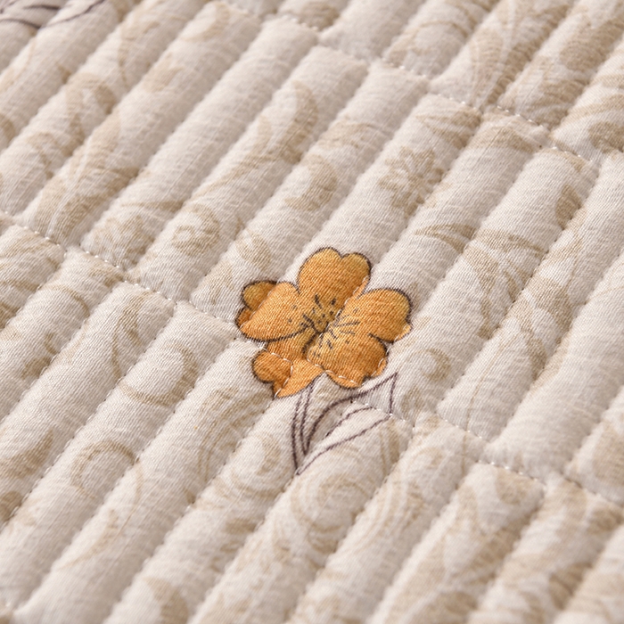 91家纺网 家纺一手货源 找家纺 悠米悠家 2026新款卡通棉拼绒夹棉床盖单品床盖床盖单件 蜜熊絮语