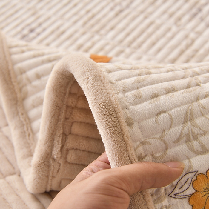 91家纺网 家纺一手货源 找家纺 悠米悠家 2026新款卡通棉拼绒夹棉床盖单品床盖床盖单件 蜜熊絮语