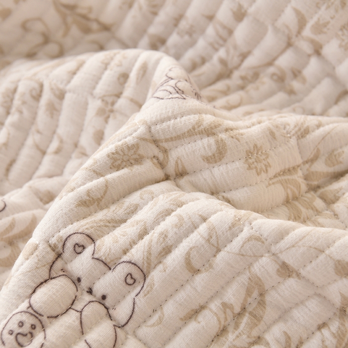 91家纺网 家纺一手货源 找家纺 悠米悠家 2026新款卡通棉拼绒夹棉床盖单品床盖床盖单件 蜜熊絮语