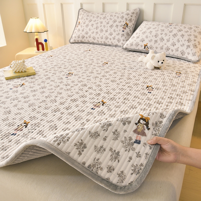 91家纺网 家纺一手货源 找家纺 悠米悠家 2026新款卡通棉拼绒夹棉床盖单品床盖床盖单件 晨间花园