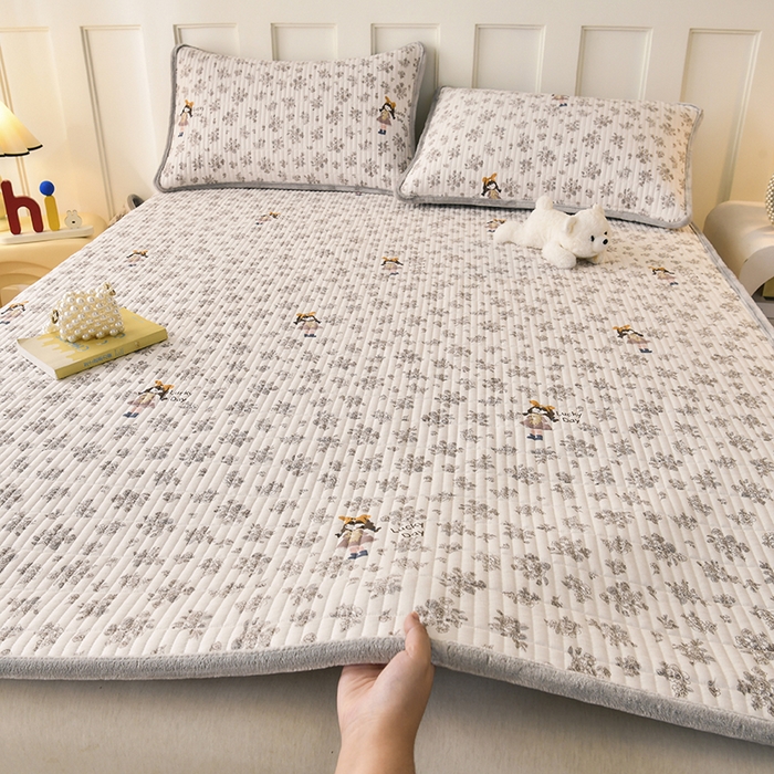 91家纺网 家纺一手货源 找家纺 悠米悠家 2026新款卡通棉拼绒夹棉床盖单品床盖床盖单件 晨间花园