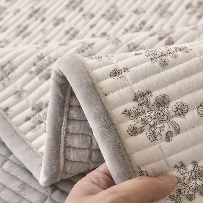 91家纺网 家纺一手货源 找家纺 悠米悠家 2026新款卡通棉拼绒夹棉床盖单品床盖床盖单件 晨间花园