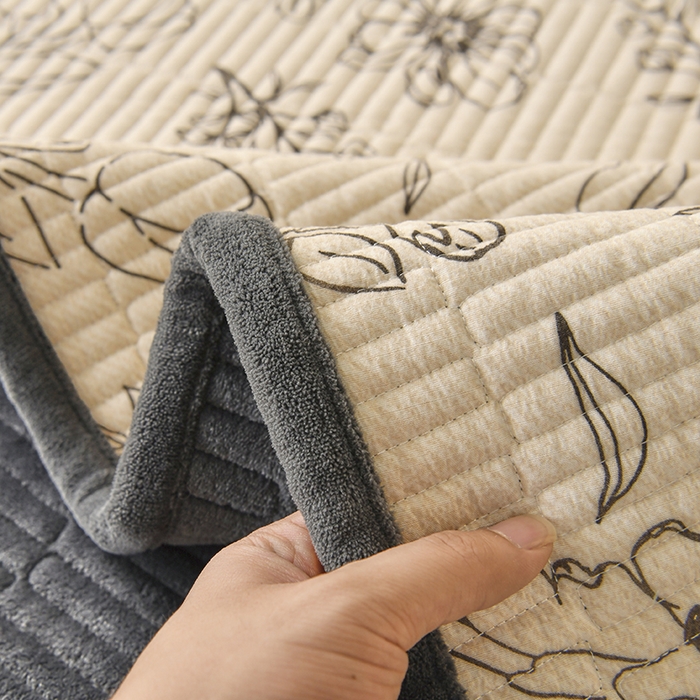 91家纺网 家纺一手货源 找家纺 悠米悠家 2026新款卡通棉拼绒夹棉床盖单品床盖床盖单件 墨色花卉