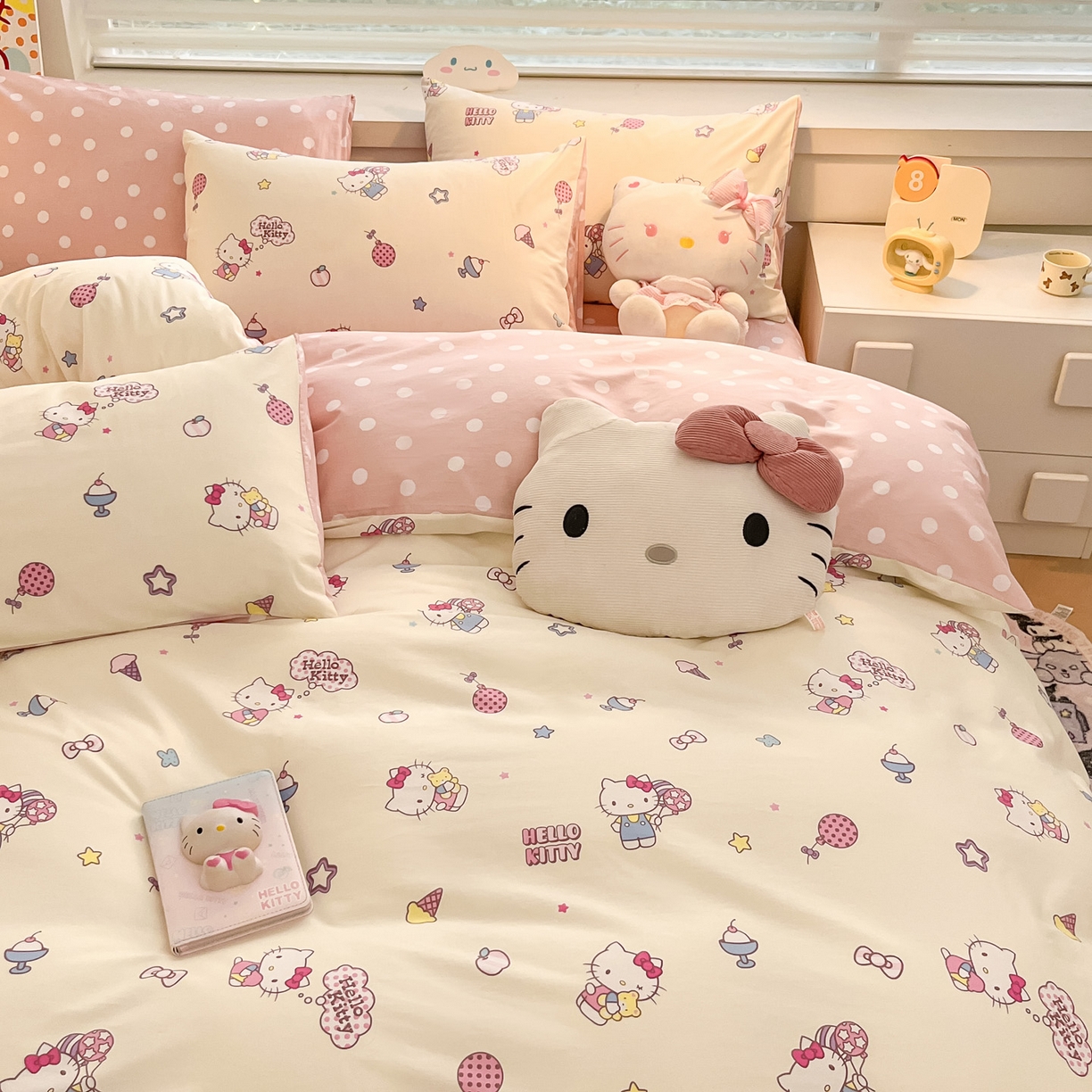 91家纺网 家纺一手货源 找家纺 暮思家居 2026新款正版授权三丽鸥全棉纯棉四件套系列-第一批 甜筒凯蒂