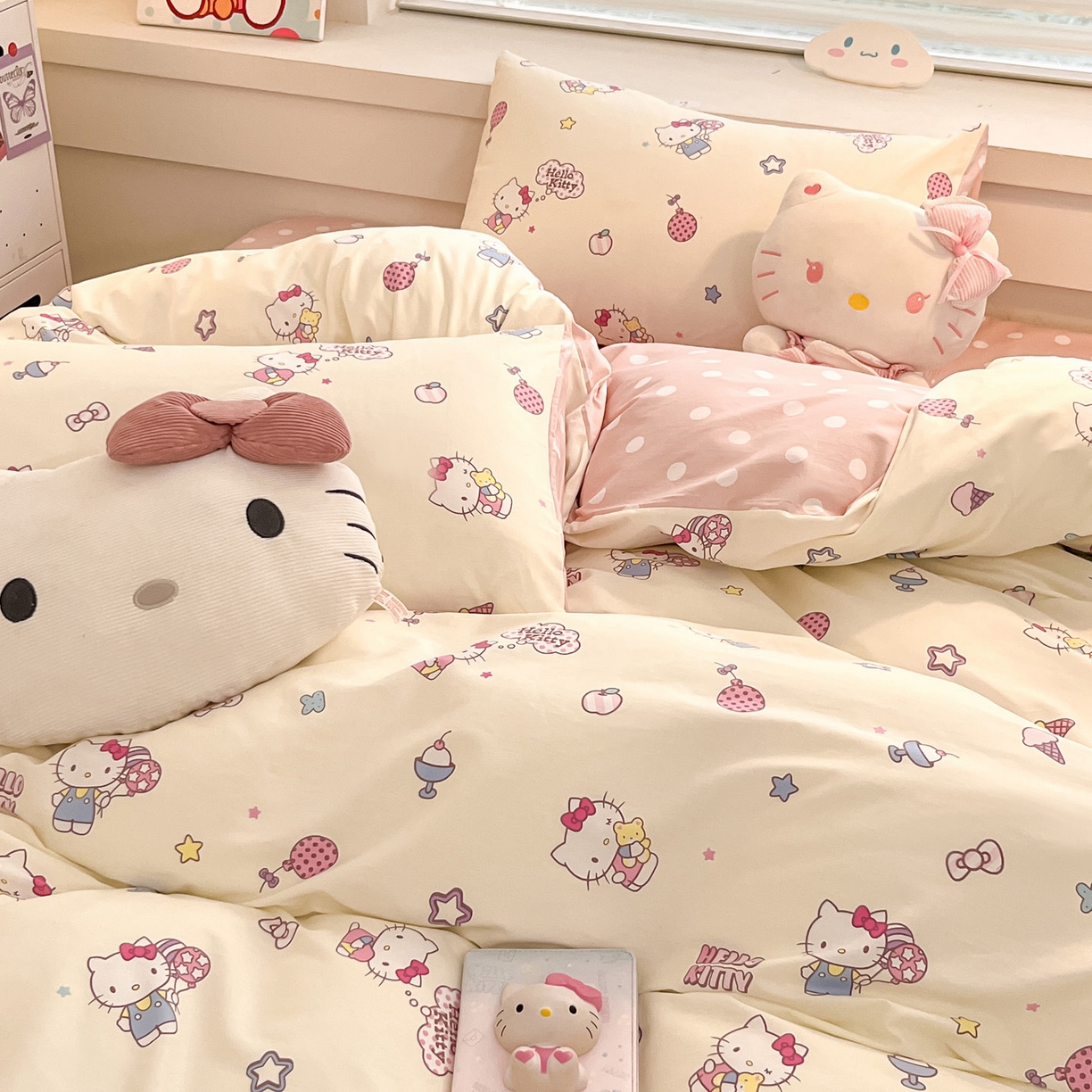 91家纺网 家纺一手货源 找家纺 暮思家居 2026新款正版授权三丽鸥全棉纯棉四件套系列-第一批 甜筒凯蒂