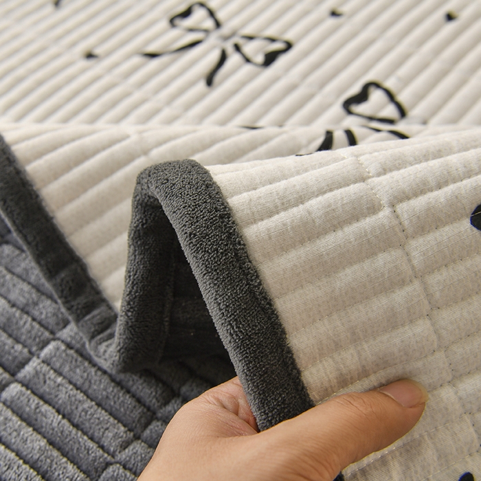 91家纺网 家纺一手货源 找家纺 悠米悠家 2026新款卡通棉拼绒夹棉床盖单品床盖床盖单件 赫本日记