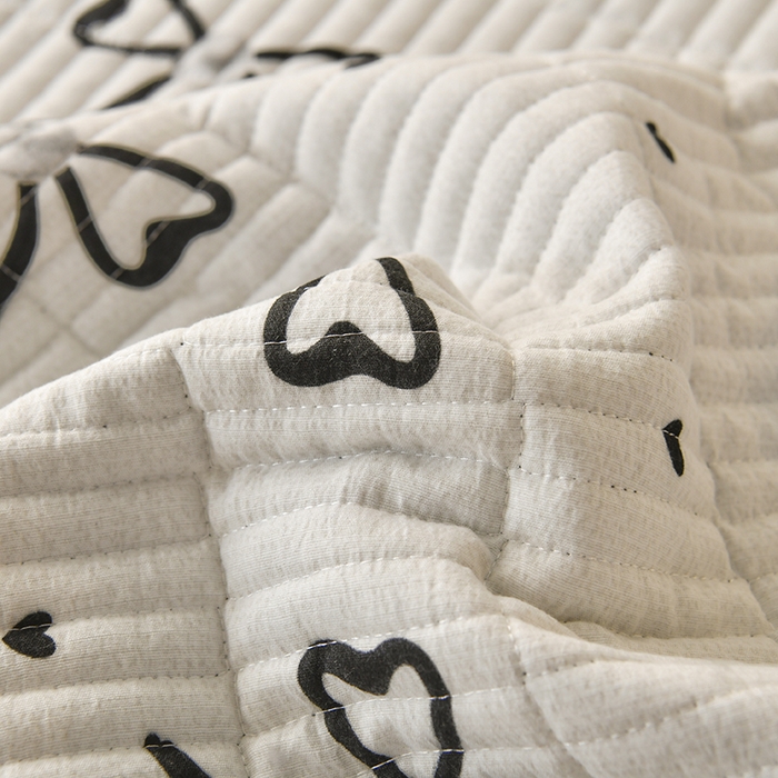 91家纺网 家纺一手货源 找家纺 悠米悠家 2026新款卡通棉拼绒夹棉床盖单品床盖床盖单件 赫本日记