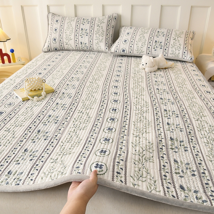 91家纺网 家纺一手货源 找家纺 悠米悠家 2026新款卡通棉拼绒夹棉床盖单品床盖床盖单件 青屿花园