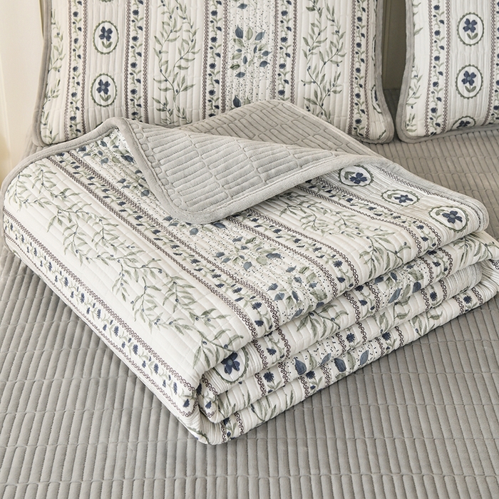 91家纺网 家纺一手货源 找家纺 悠米悠家 2026新款卡通棉拼绒夹棉床盖单品床盖床盖单件 青屿花园