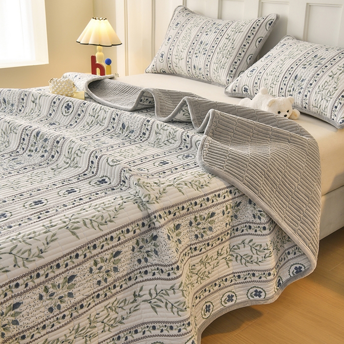 91家纺网 家纺一手货源 找家纺 悠米悠家 2026新款卡通棉拼绒夹棉床盖单品床盖床盖单件 青屿花园