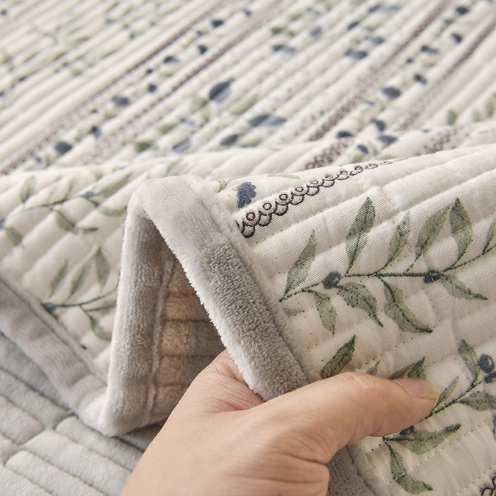 91家纺网 家纺一手货源 找家纺 悠米悠家 2026新款卡通棉拼绒夹棉床盖单品床盖床盖单件 青屿花园