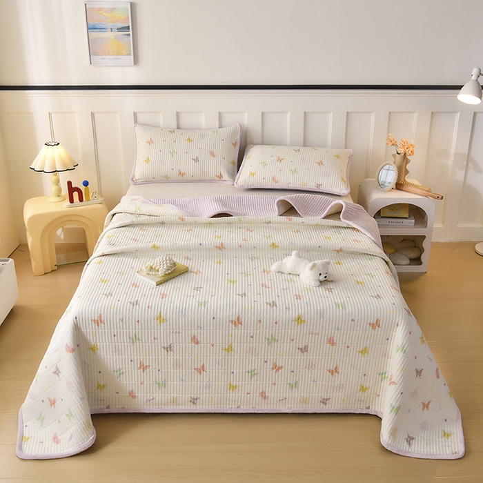 91家纺网 家纺一手货源 找家纺 悠米悠家 2026新款卡通棉拼绒夹棉床盖单品床盖床盖单件 温软蝶梦