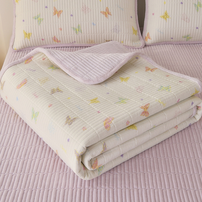 91家纺网 家纺一手货源 找家纺 悠米悠家 2026新款卡通棉拼绒夹棉床盖单品床盖床盖单件 温软蝶梦