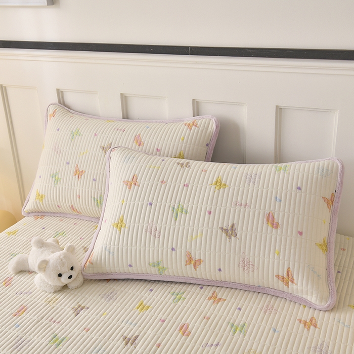 91家纺网 家纺一手货源 找家纺 悠米悠家 2026新款卡通棉拼绒夹棉床盖单品床盖床盖单件 温软蝶梦