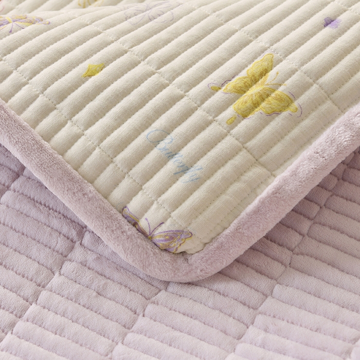 91家纺网 家纺一手货源 找家纺 悠米悠家 2026新款卡通棉拼绒夹棉床盖单品床盖床盖单件 温软蝶梦