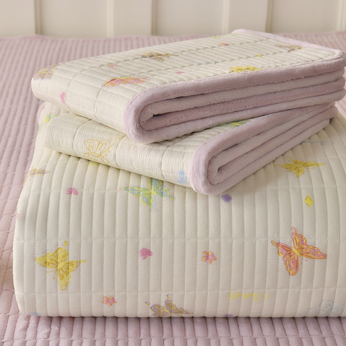 91家纺网 家纺一手货源 找家纺 悠米悠家 2026新款卡通棉拼绒夹棉床盖单品床盖床盖单件 温软蝶梦