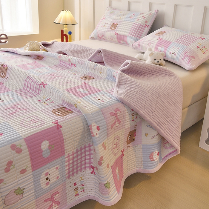 91家纺网 家纺一手货源 找家纺 悠米悠家 2026新款卡通棉拼绒夹棉床盖单品床盖床盖单件 趣味乐园