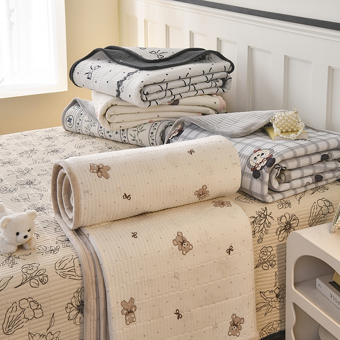 91家纺网 家纺一手货源 找家纺 悠米悠家 2026新款卡通棉拼绒夹棉床盖单品床盖床盖单件 组合图仅做展示不可下单