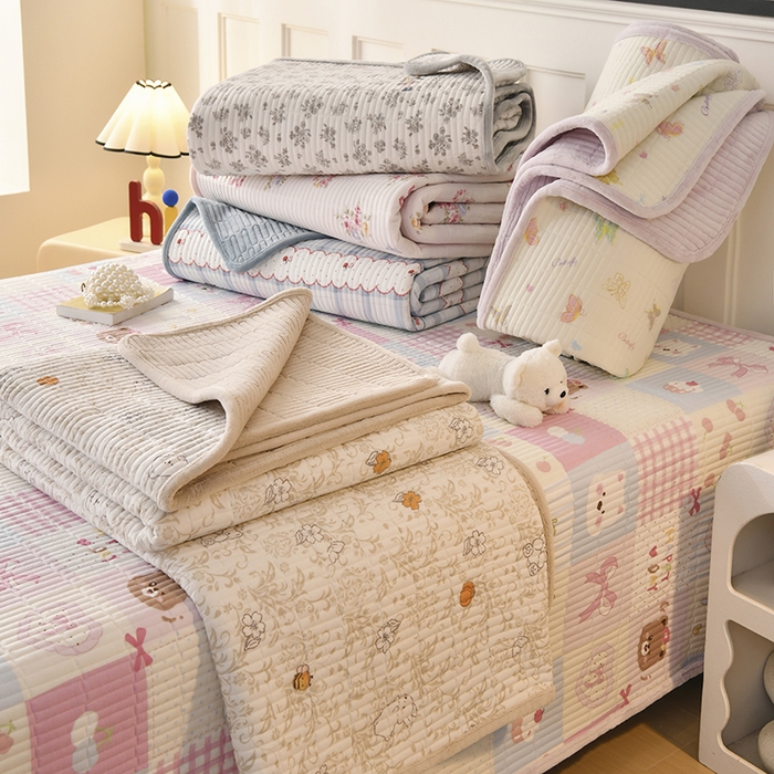 91家纺网 家纺一手货源 找家纺 悠米悠家 2026新款卡通棉拼绒夹棉床盖单品床盖床盖单件 组合图仅做展示不可下单