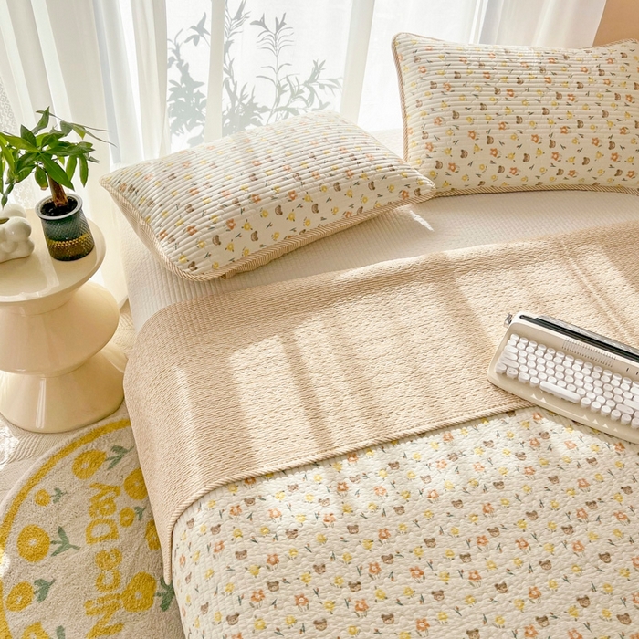 91家纺网 家纺一手货源 找家纺 茉夕家纺 2026新款春季双面纯棉印花单品床盖单件床盖 小花熊