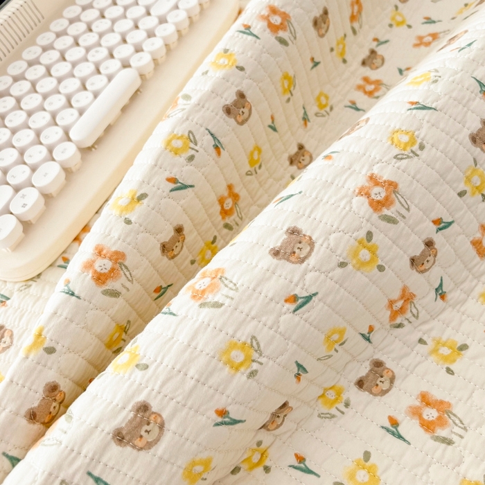 91家纺网 家纺一手货源 找家纺 茉夕家纺 2026新款春季双面纯棉印花单品床盖单件床盖 小花熊